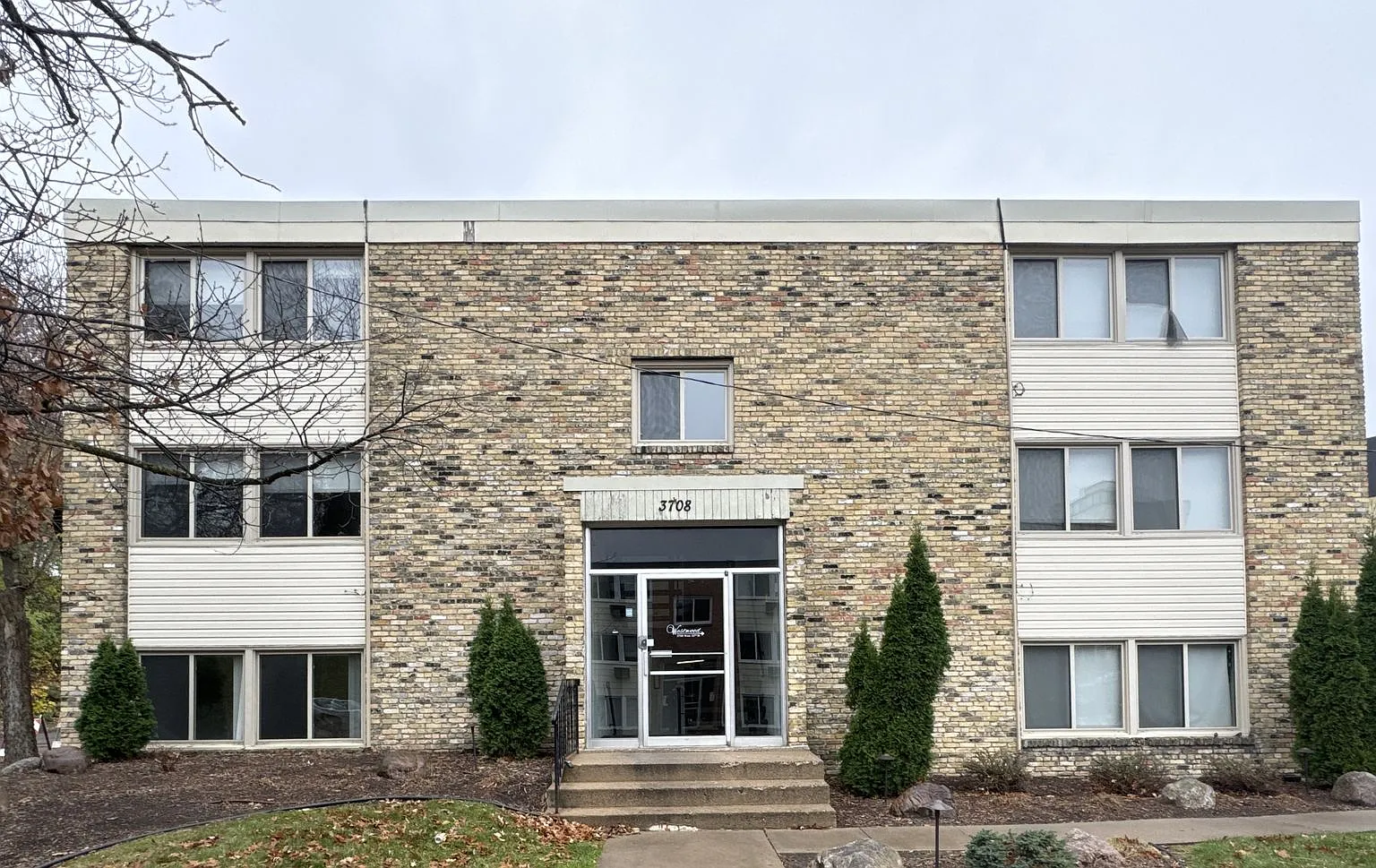 3708 West 32nd Street — Photo 2