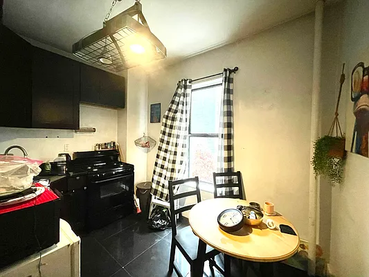 Rented by Elite NY Holdings | media 1