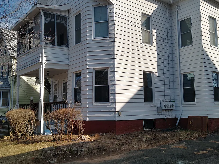 211 Alden Ave #1B — Photo 15