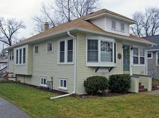 150 N Geneva Ave, Elmhurst, IL 60126