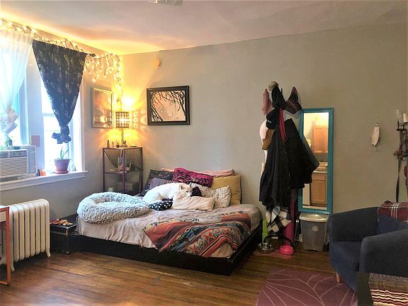 4th image of 413 S 42nd St APT 8