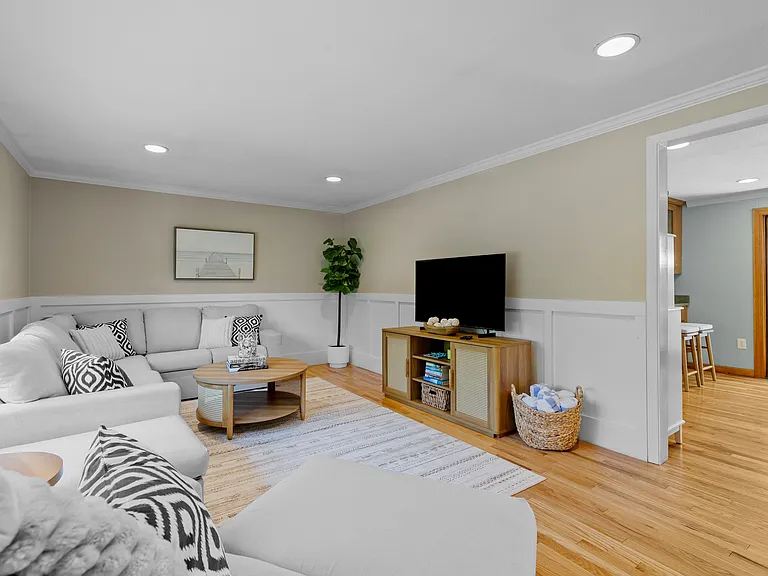 46 Steamboat St — Photo 5