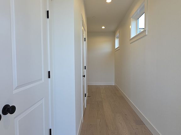 5th image of 14211 SE Cannon St