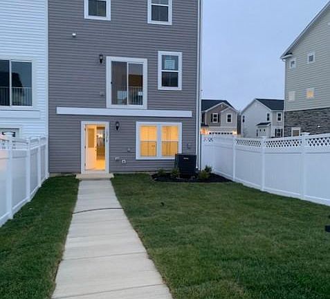 5th image of 10578 Roundstone Ln