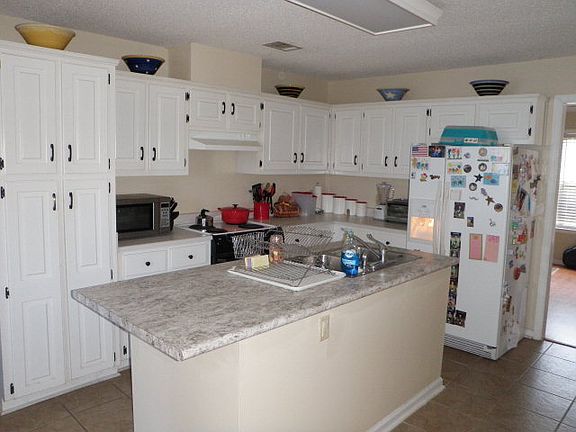 2nd image of 401 Abbie Ln