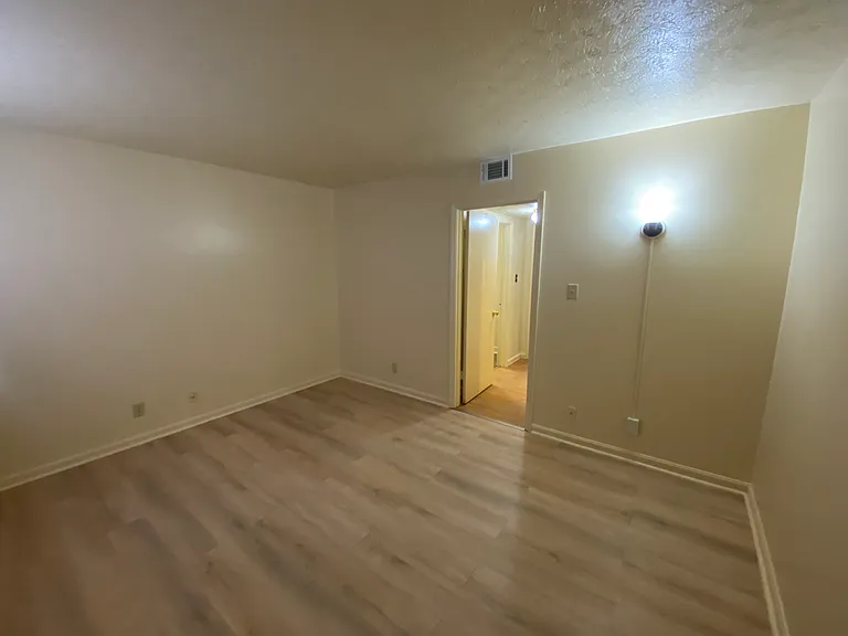 1218 Innis Ct #7 — Photo 12