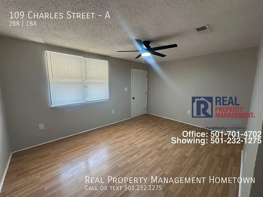 2 Bed 1 Bath Duplex! — Photo 3