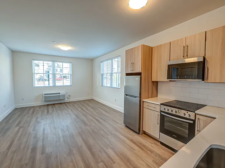 11 1st Ave — Photo 2