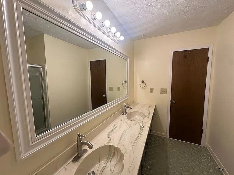6235 Cane Creek Cir — Photo 15