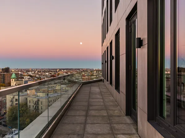 856 Washington Avenue image 4 of 30