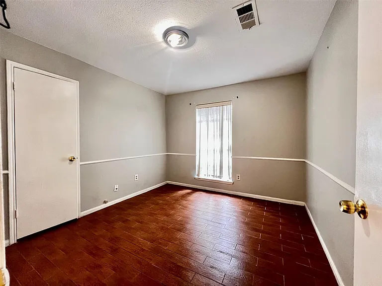 13819 Wickersham Ln — Photo 15