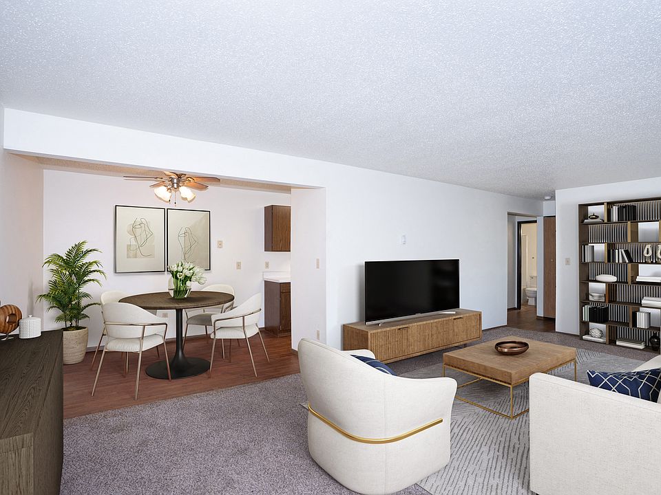 Fargo, ND Pacific Park Apartments | 11B | Living