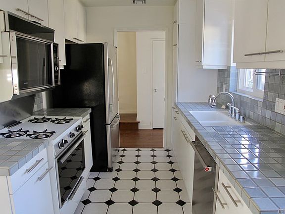 4th image of 3207 Colorado Ave Unit 5