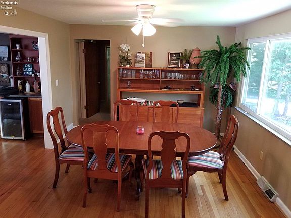 3rd image of 4154 E Sunset Dr