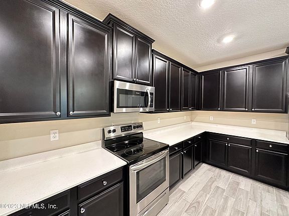 5th image of 10183 Roman Ln