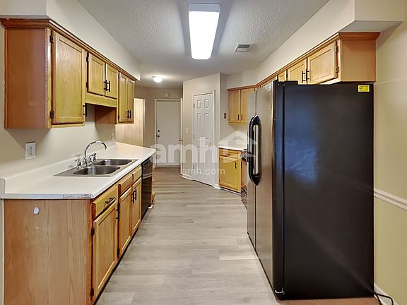 3rd image of 115 Brookhaven Ln