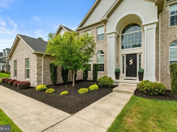 11 Aberdeen Ct, Marlton, NJ 08053
