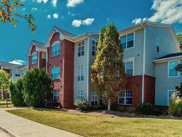 Riverstock Apartments — Photo 16