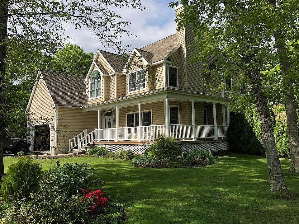 1st image of 32 Sandalwood Ln
