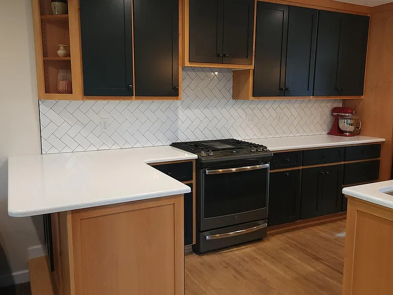 Kitchen. Gas oven and cooktop