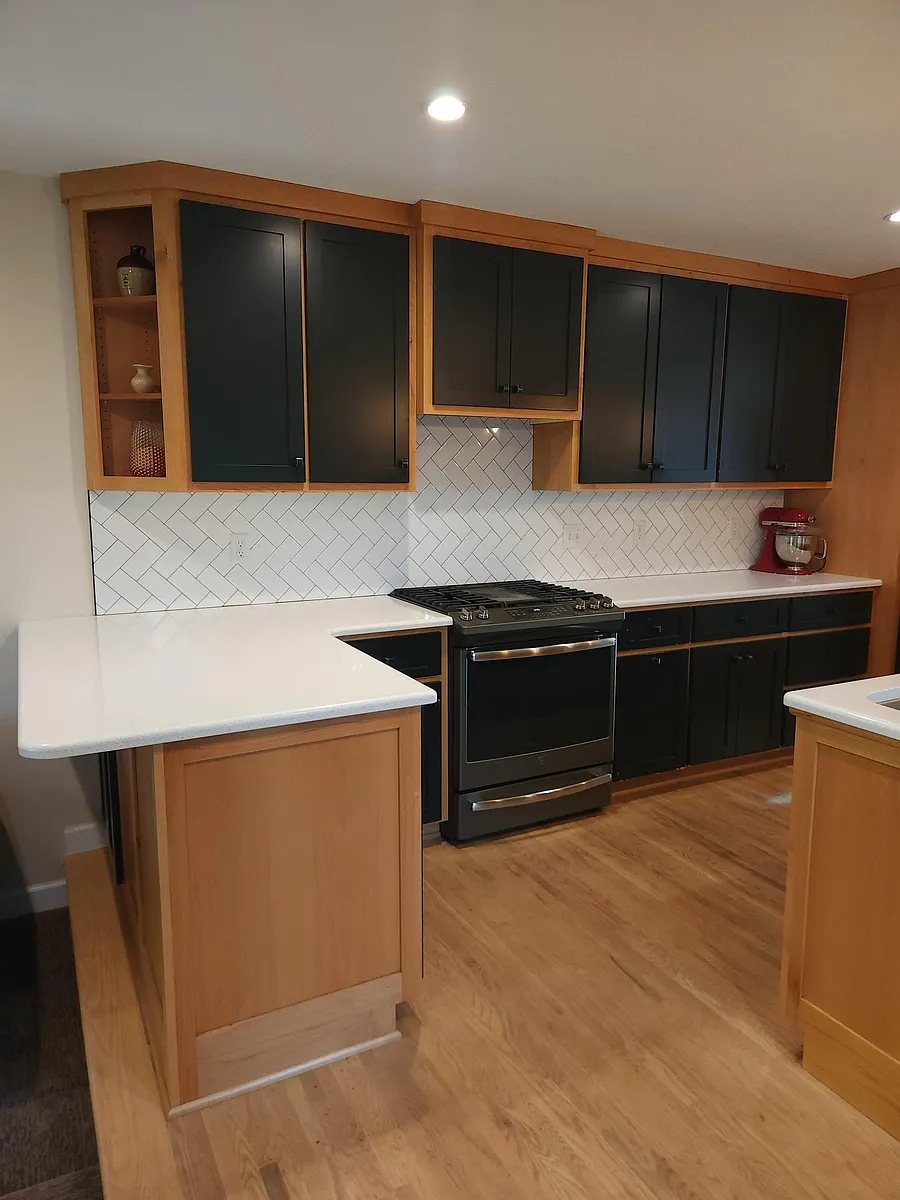 Kitchen. Gas oven and cooktop - 8641 Kell Ave S
