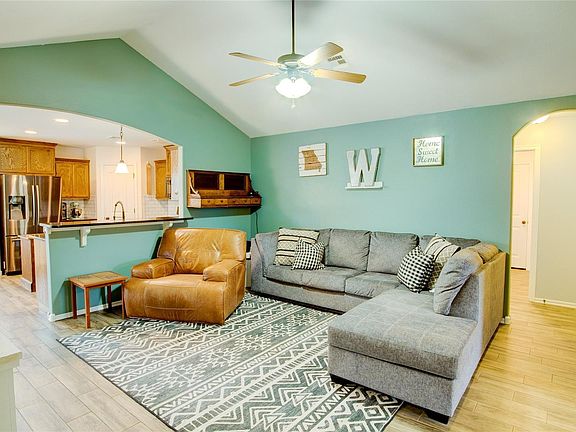 5th image of 11004 N 117th Pl E
