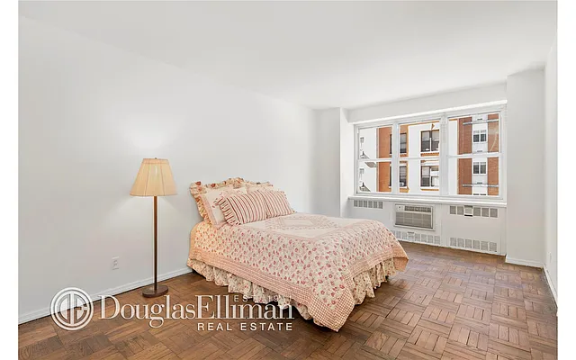 Sold by Douglas Elliman | media 14