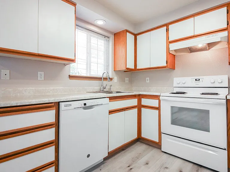 2739 SW Jasmine Pl — Photo 9