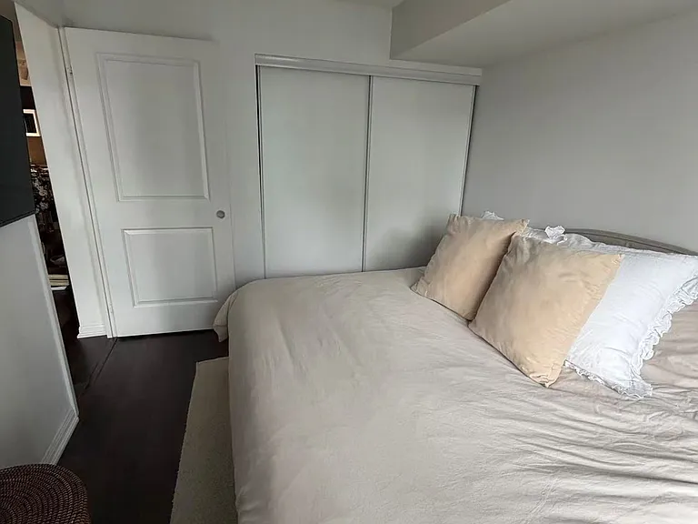 35 Bastion St #1716 — Photo 7