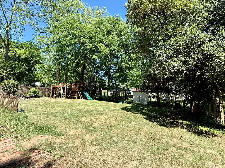 738 Boulevard — Photo 36