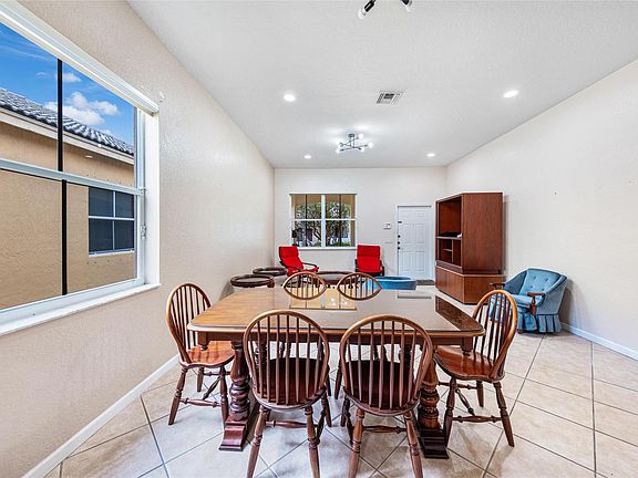 3rd image of 887 Nandina Drive