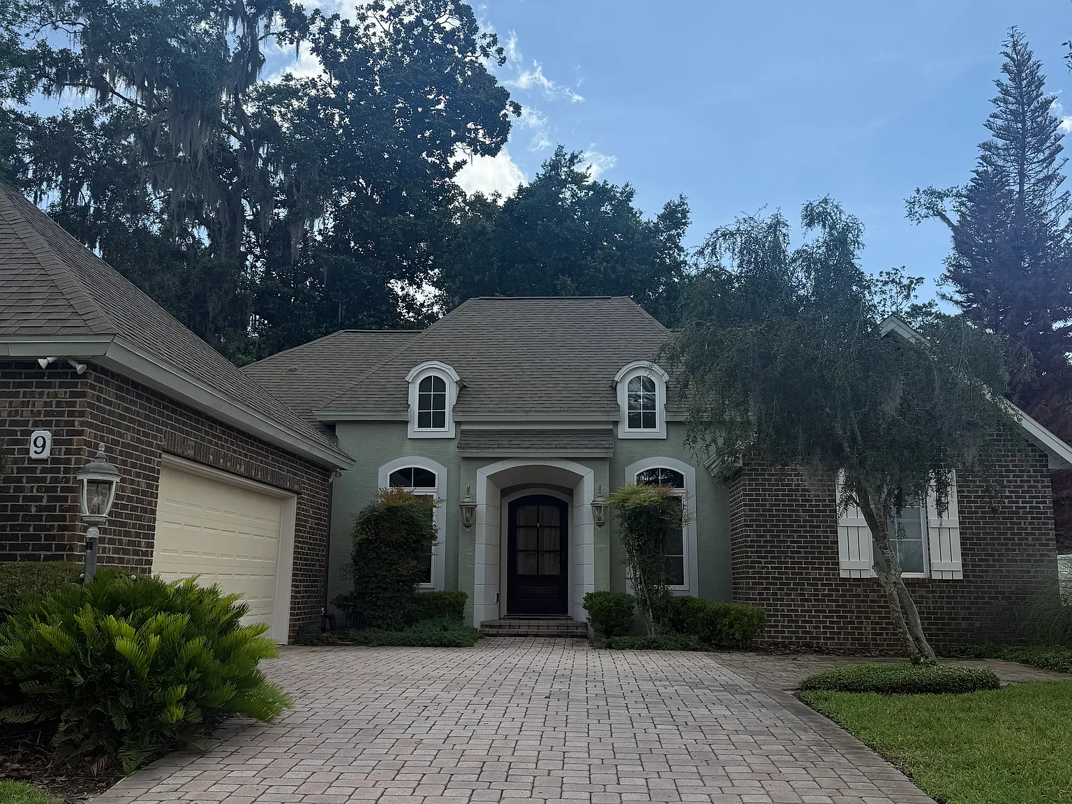 3 bed, 2.5 bath, 1951 sqft, $2,800 — Photo 1
