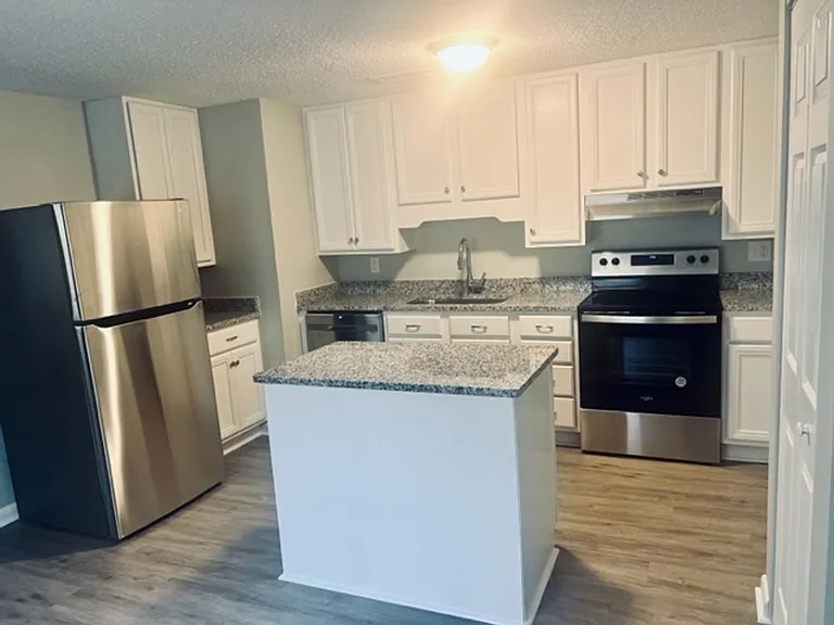 8326 Walden Rd E — Photo 6