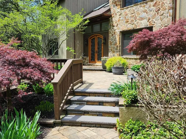 1061 Squire Cheyney Dr, West Chester, PA 19382