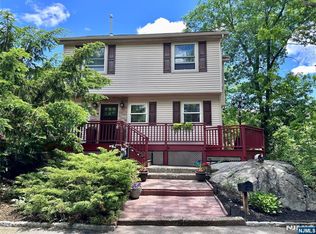 13 Oak St, Wanaque, NJ 07420