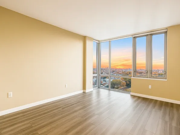 1524 Sheepshead Bay Road image 3 of 24