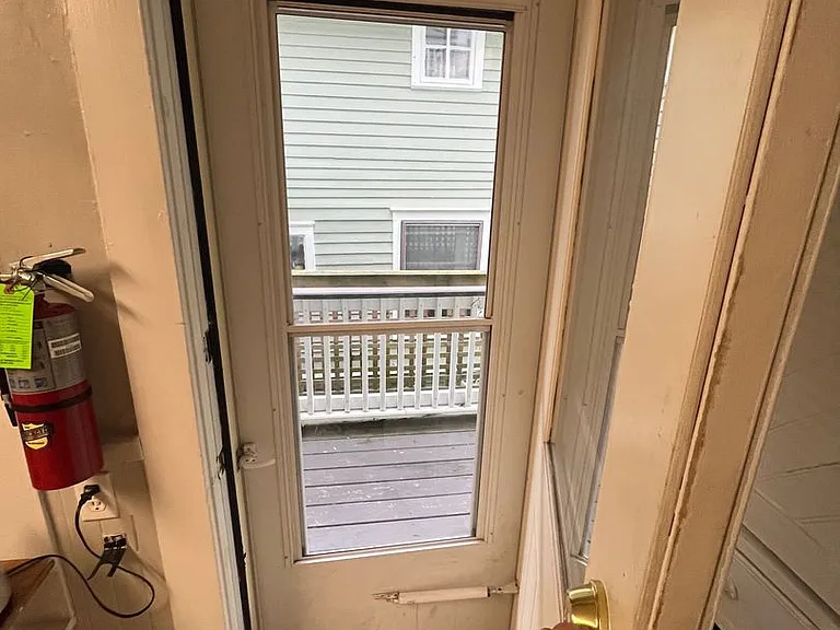 414 E Marshall St — Photo 46