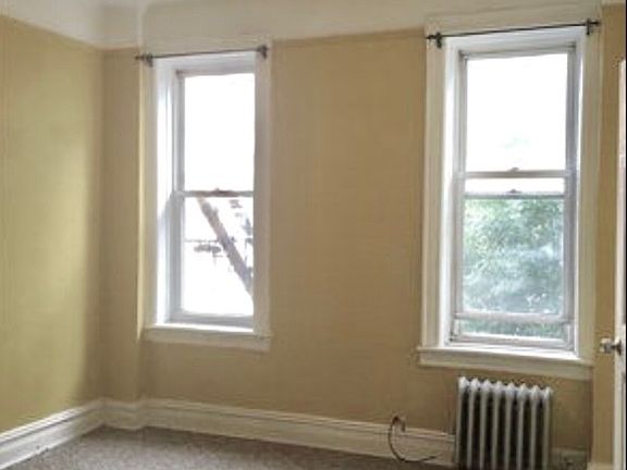 2nd image of 3102 35th St APT 3R