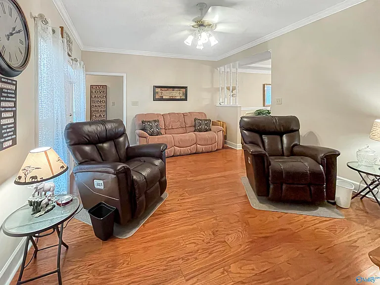 2217 Yorkshire SE — Photo 22