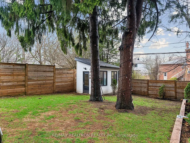 130 Brooklawn Ave — Photo 2