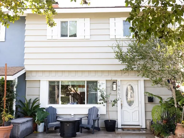 19867 Piccadilly Ln, Huntington Beach, CA 92646