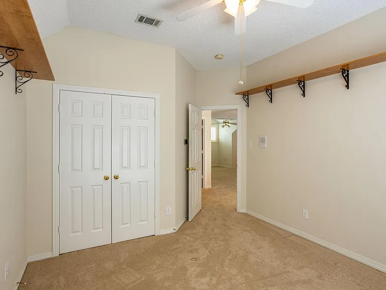 1304 Pagewynne Dr — Photo 5
