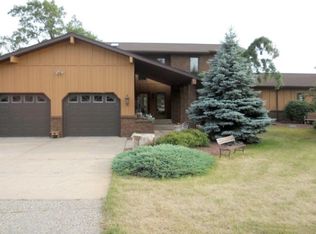 1137 E East St, Iron Mountain, MI 49801