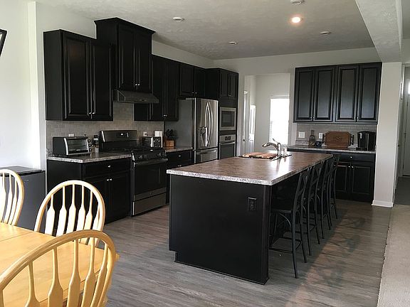 4th image of 8467 Eden Ct