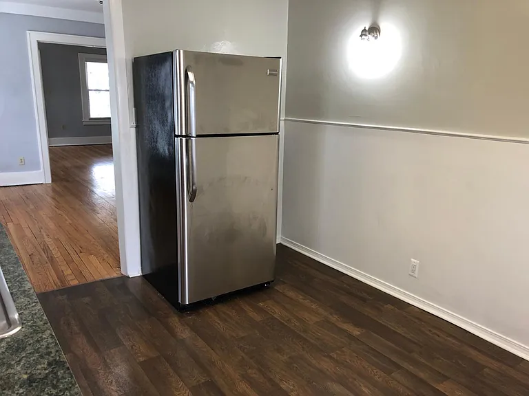 347 W Troy St — Photo 12
