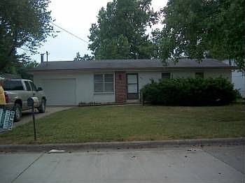 2nd image of 604 W Downing Pl
