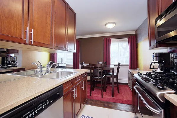 Sold by REMAX Elite | media 2