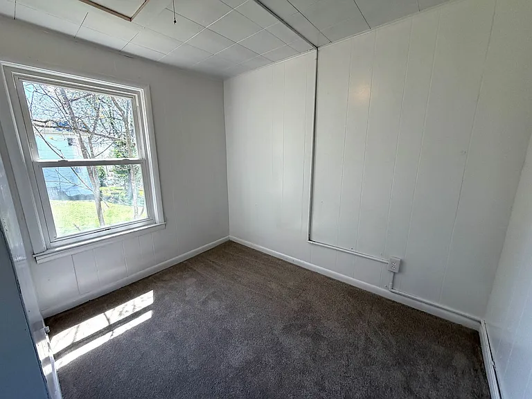 12 Long St — Photo 21
