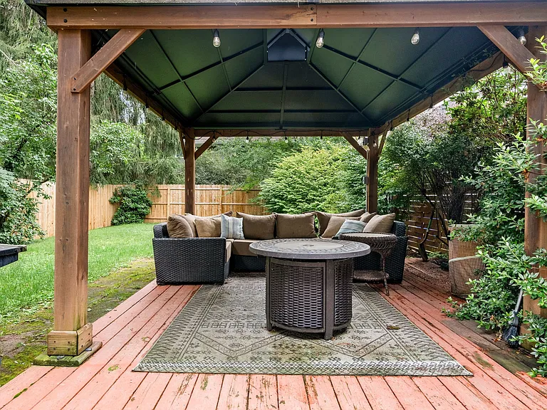 13 Chapin St — Photo 4