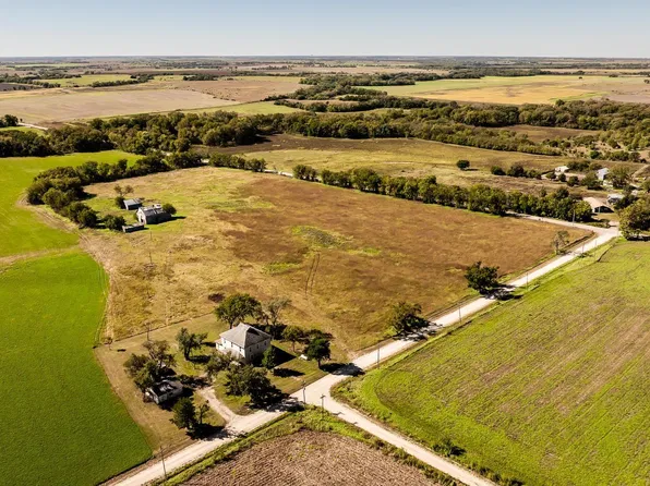 2312 1350th Ave, Woodbine, KS 67492